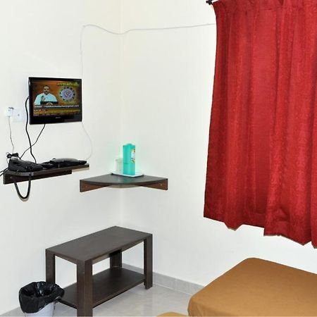 Maple Inn Budget Hotel Bangalore Exterior photo