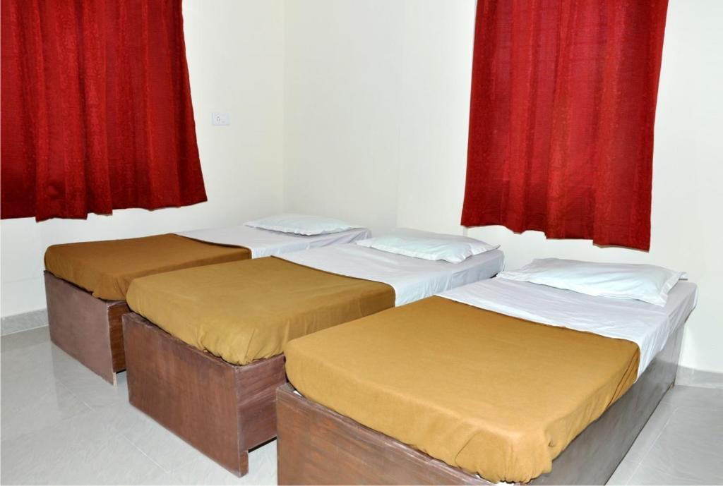 Maple Inn Budget Hotel Bangalore Exterior photo
